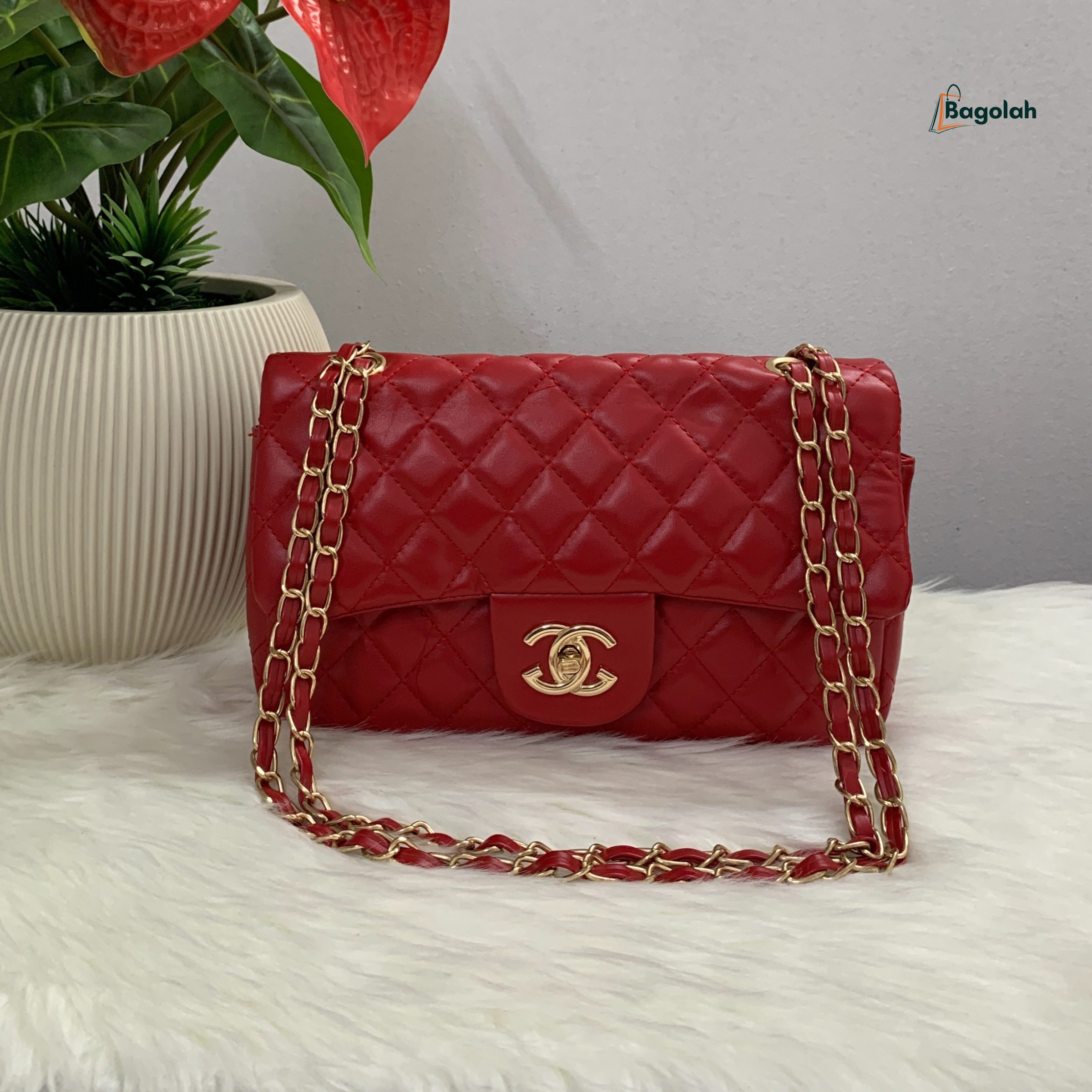 Chanel shoulder handbag Red Color